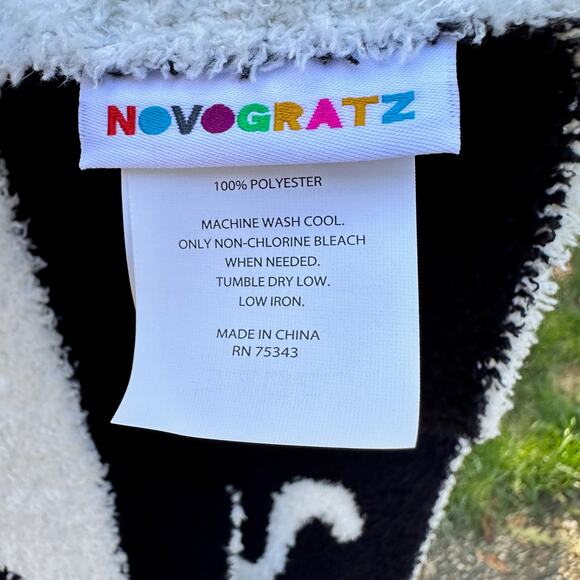 Novogratz Black Cats White Halloween 50 X 60" Throw Blanket Reversible TikTok - Picture 4 of 8